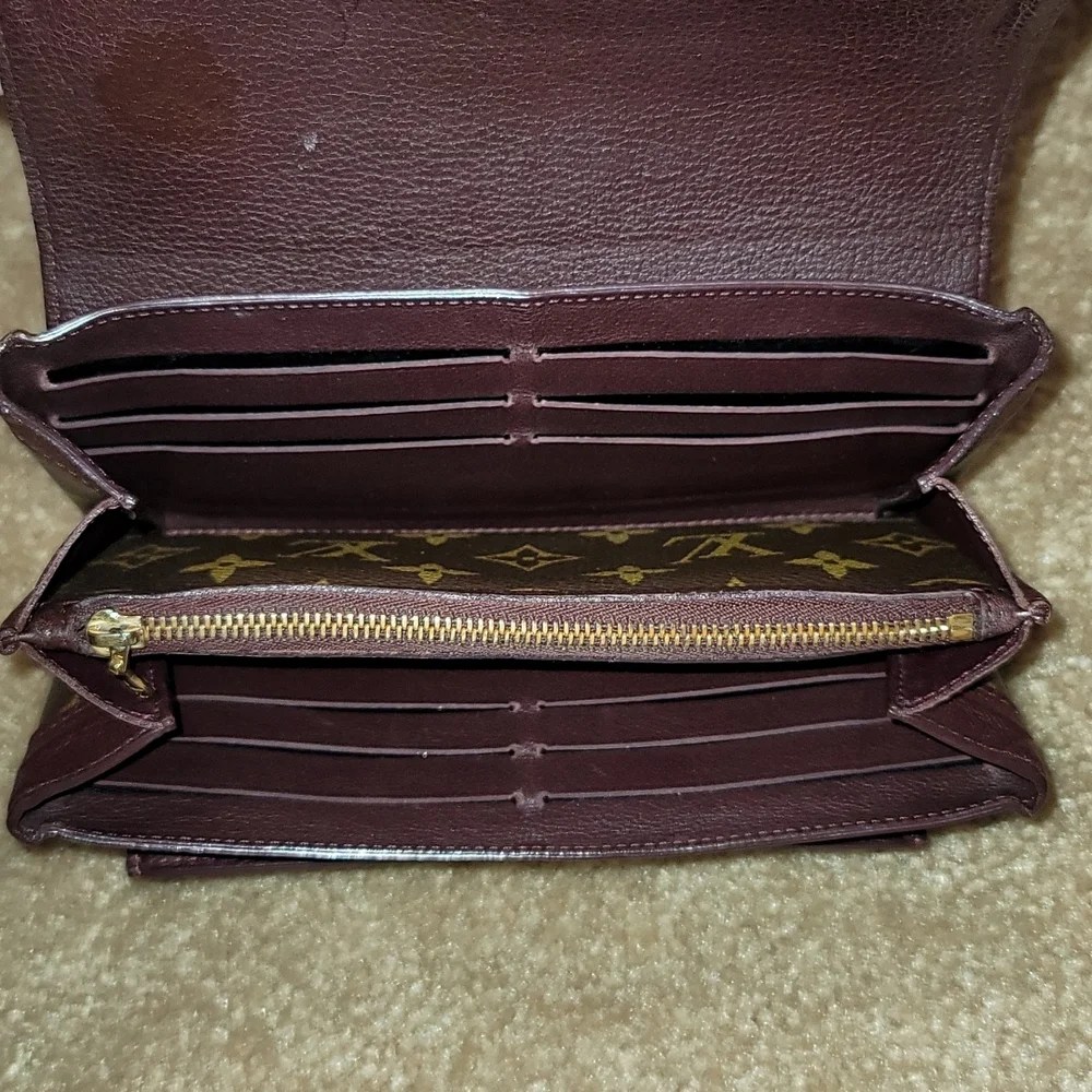 Authentic Louis Vuitton wallet - Picture 8 of 13